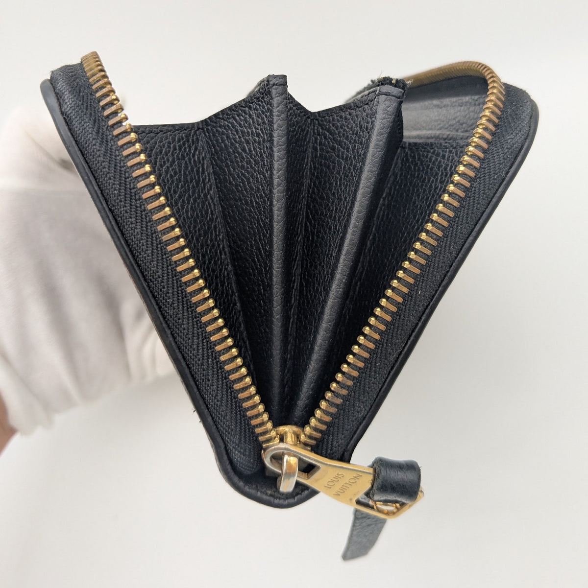 LOUIS VUITTON アンプラント ジッピーウォレット ブラック 16