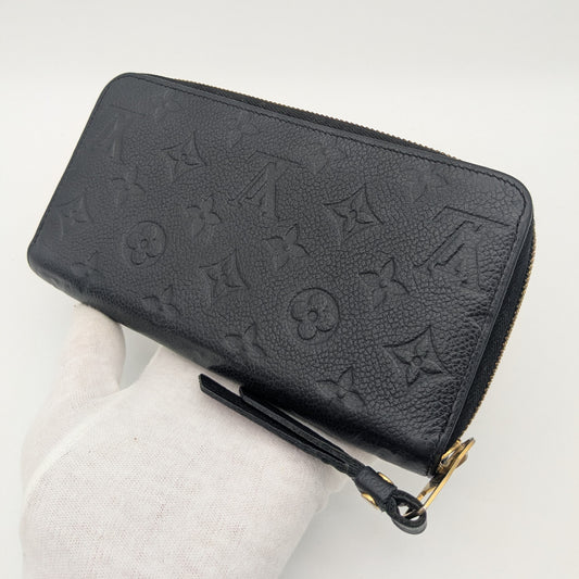 LOUIS VUITTON アンプラント ジッピーウォレット ブラック 正面