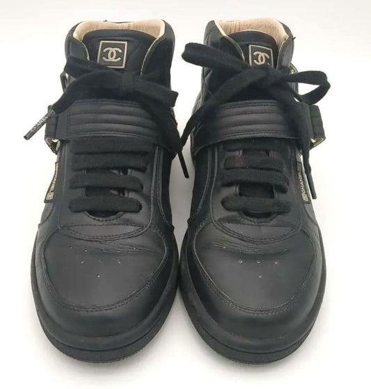 CHANEL マトラッセ ハイカットスニーカー ブラック 2